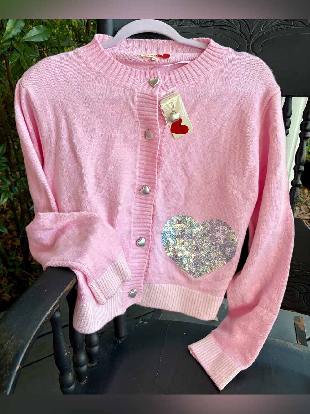 💝🎀 NWT FOREVER 21 :Soft pink cardigan with sequins and heart buttons 🎀💝